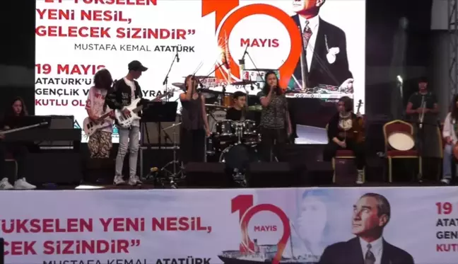 Konyaaltı'nda 19 Mayıs Coşkusu