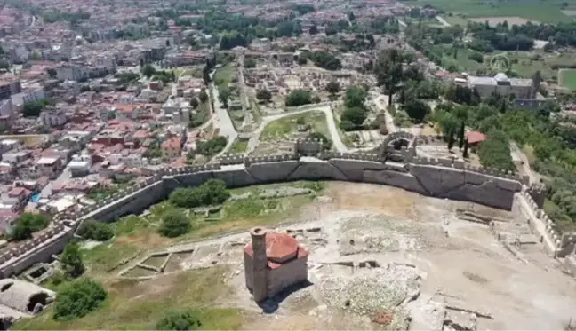 Ayasuluk Tepesi'nde bulunan iskeletler tarihe ışık tutacak