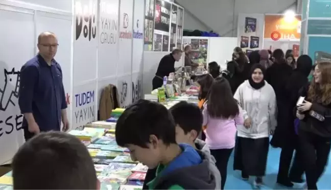 Kitap Fuarı'na yoğun ilgi