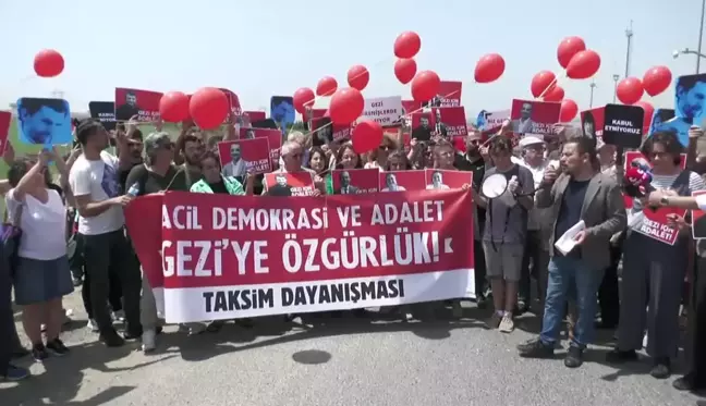 Taksim Dayanışması'ndan Gezi Tutuklularına Silivri Cezaevi Önünde Destek: 