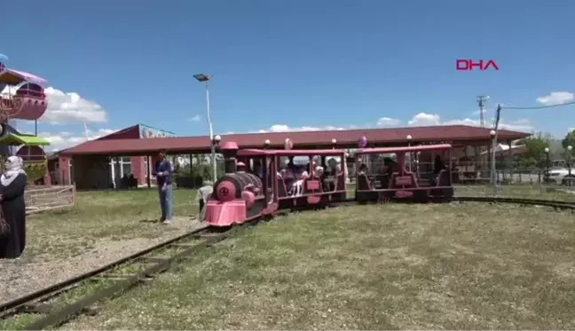 VAN'DA 72 ÇOCUK İLK KEZ LUNAPARKTA EĞLENDİ