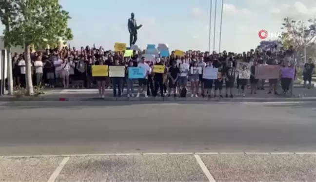 KKTC ODTÜ Kampüsü'nde öğrencilerden 'zam' protestosu