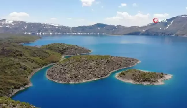 Nemrut Krater Gölü ve Kalderası ziyaretçi akınına uğruyor