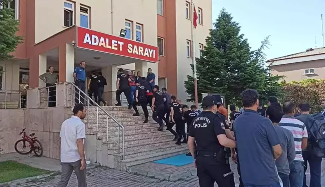 'Miras' operasyonu şüphelilerinden 32 kişi adliyede