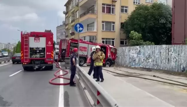 Kadıköy'de metruk binada yangın