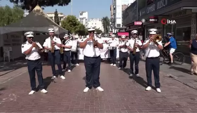 Kuşadası'nda Kiraz Şenliği Başladı