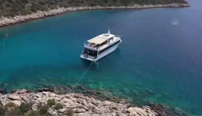 Kaş'ta deniz dibinde atık istasyonları oluşturuluyor