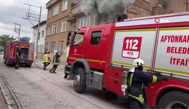 2 katlı metruk binada çıkan yangın paniğe neden oldu