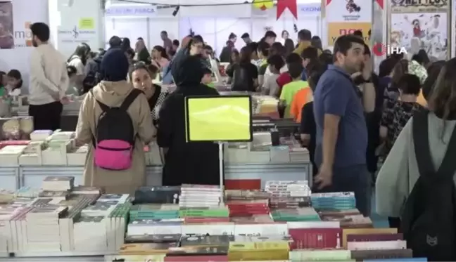 Kitap fuarına 7'sinden 70'ine yoğun ilgi