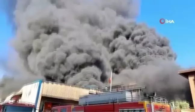 Hatay'daki antrepo yangınını söndürme çalışmaları sürüyor