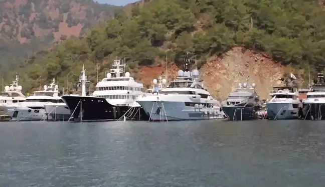 Muğla Büyükşehir'den Göcek'te Deniz Dibi Temizliği