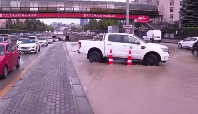 Genelkurmay Kavşağı alt geçidi ve Fatih Köprüsü altında su birikintisi oluştu