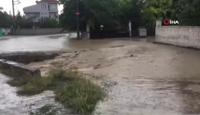 Konya'da sağanak yağış su baskınlarına neden oldu