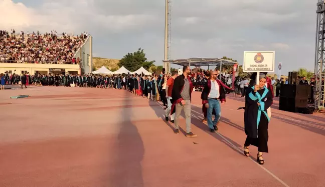 Kahramanmaraş Sütçü İmam Üniversitesinde mezuniyet sevinci