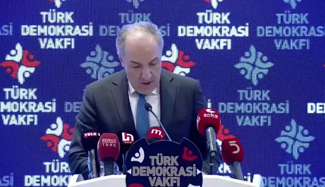 Mustafa Yeneroğlu, Demokrasiyi Çiçeğe Benzetti: 