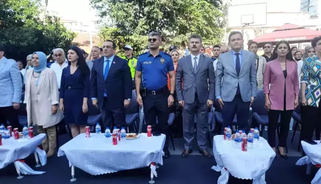 Kuştepe'de rap rüzgarı: Kaymakam, belediye başkanı ve emniyet müdürleri çocuklarla şarkı söyledi