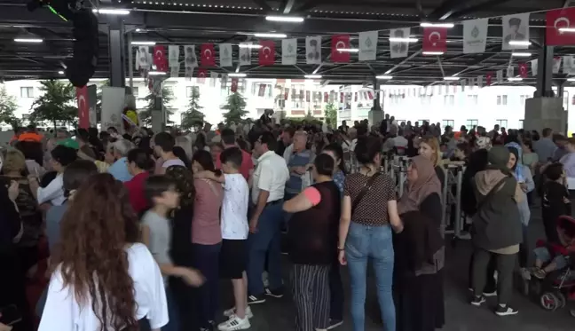 Çankaya Belediyesi, Üstünü Kapattığı Aşıkpaşa Pazar Yerini Kubat Konseriyle Hizmete Açtı