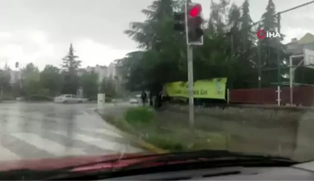 Ankara'nın batı ilçelerinde yağış başladı