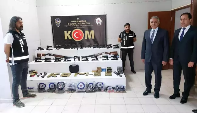 Samsun polisinden kaçakçılık operasyonu: 19 tabanca ele geçirildi, 4 kişi gözaltına alındı