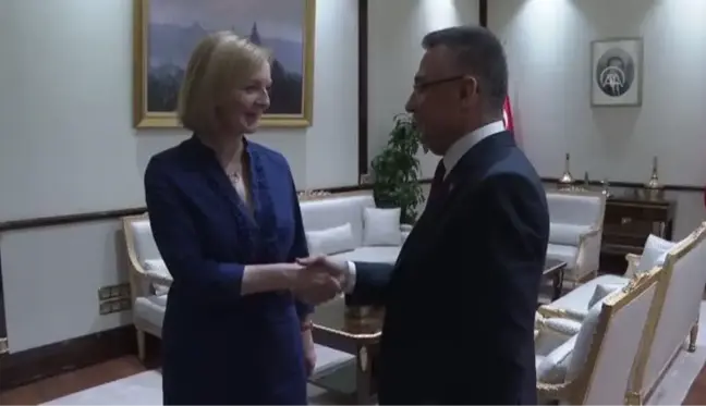 Cumhurbaşkanı Yardımcısı Oktay, İngiltere Dışişleri Bakanı Truss'ı kabul etti