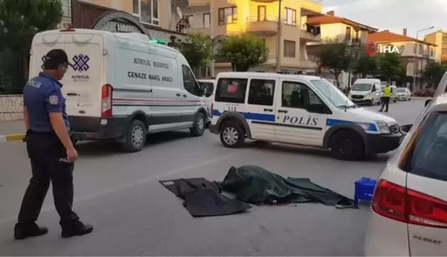 Motosiklet ile otomobil çarpıştı: 1 ölü