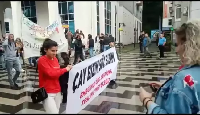 Hopalı Çay Üreticileri Kanun Teklifini Protesto Etti: 