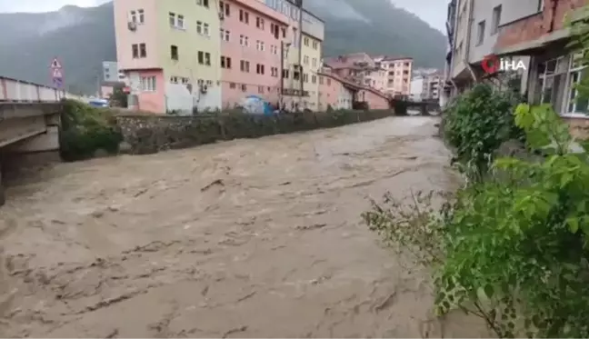 Karabük'te şiddetli yağış etkisini göstermeye devam ediyor