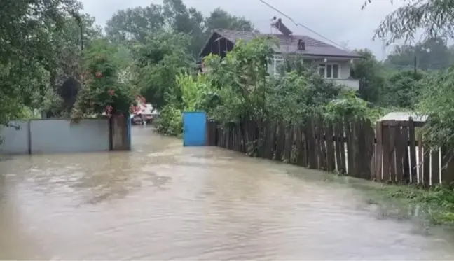 Kozcağız beldesinde su taşkınları meydana geldi