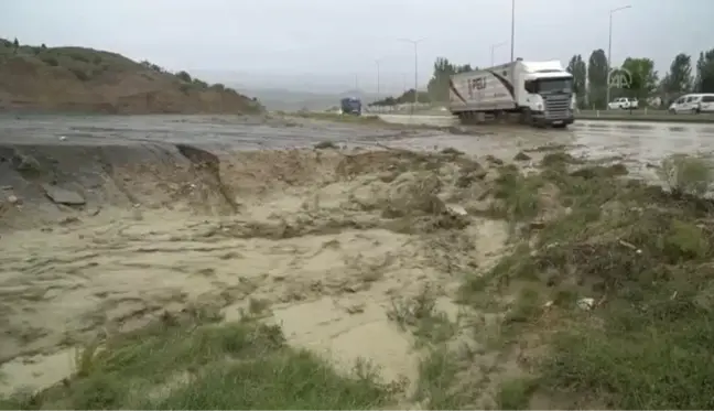 Osmancık ilçesinde şiddetli yağış etkili oldu