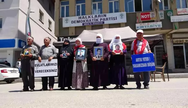 Muş'ta annelerin HDP önündeki evlat nöbetinde 63 hafta geride kaldı