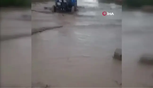 Niğde'de sağanak sonrası dereler taştı, evler sular altında kaldı