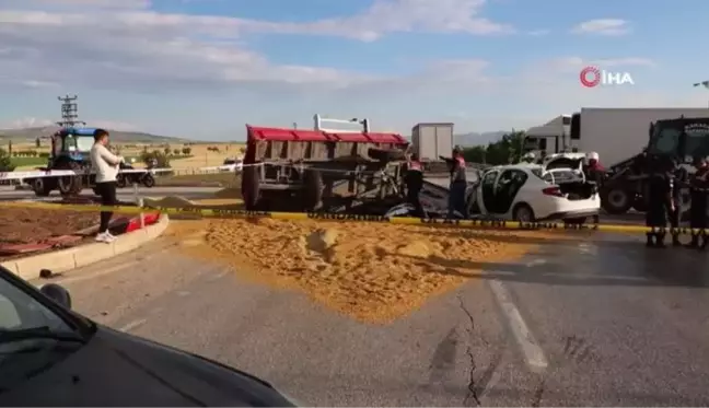 Traktör römorkuna çarpan otomobil sürücüsü hayatını kaybetti.