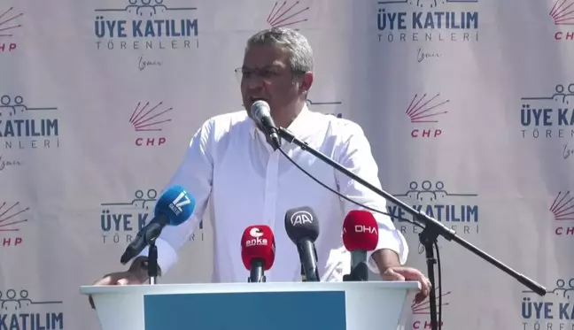 İzmir'de 1550 Kişi Törenle CHP'ye Geçti.