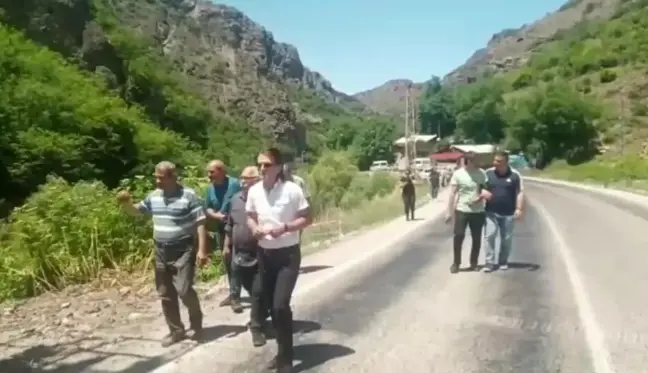 Ardanuçlular, Artvin-Ardahan Karayolunu Kapatarak Hes Projesini Protesto Etti