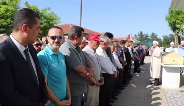 Kırklareli'ndeki otobüs kazasında ölen Sebahattin İğdi'nin cenazesi toprağa verildi