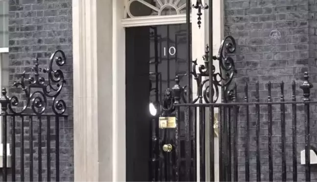 Johnson'ın istifasının ardından kabine üyeleri Başbakanlık Ofisi 10 Numara'da