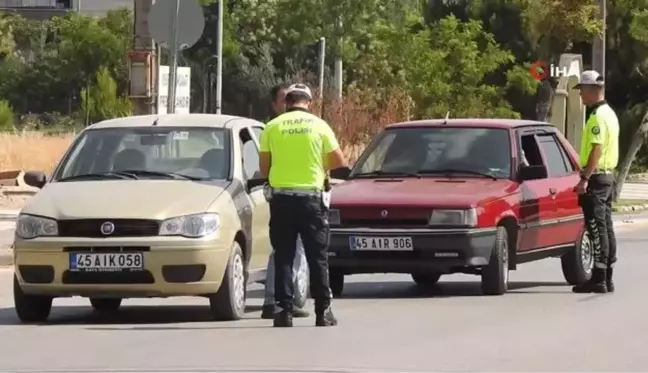 Sürücülere mesir lokumlu trafik denetimi