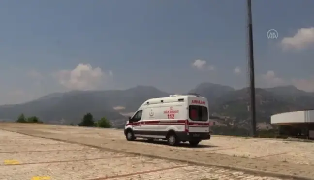 Alanya'da ambulans helikopter prematüre bebek için havalandı