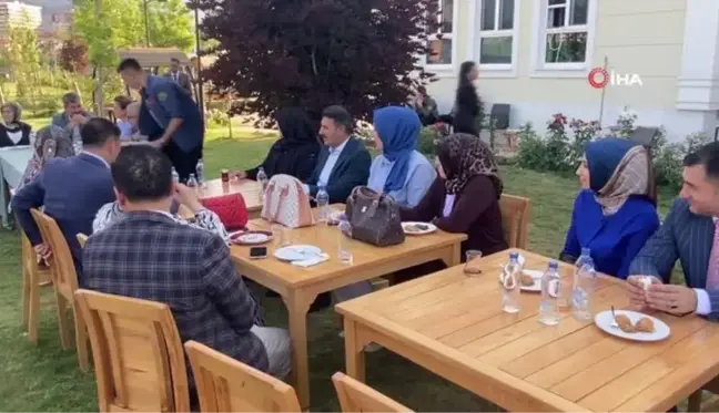 Vali Gündüzöz, vali konağında halkla bayramlaştı