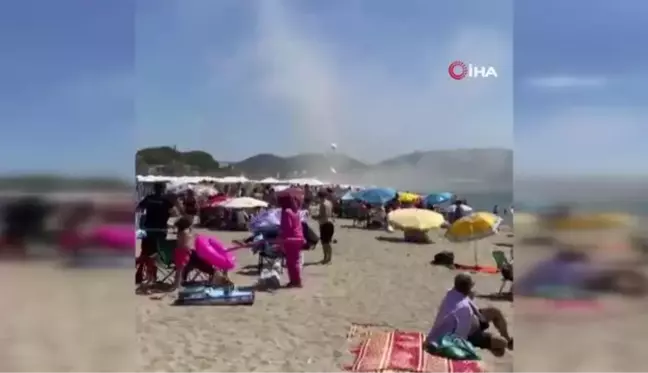 Son dakika haber | Plajda oluşan hortum panik oluşturdu... O anlar kamerada