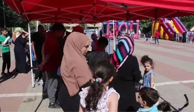 Sultangazi Belediyesi'nden çocuklara neşeli bayram şenliği