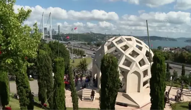 Son Dakika | (DRONE) 15 Temmuz Şehitler Makamı'nda ziyaretçi yoğunluğu