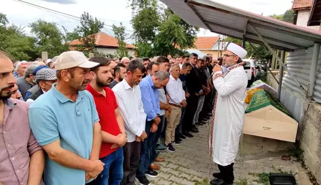 Son dakika gündem: Traktör kazasında ölen amca ve yeğeni toprağa verildi