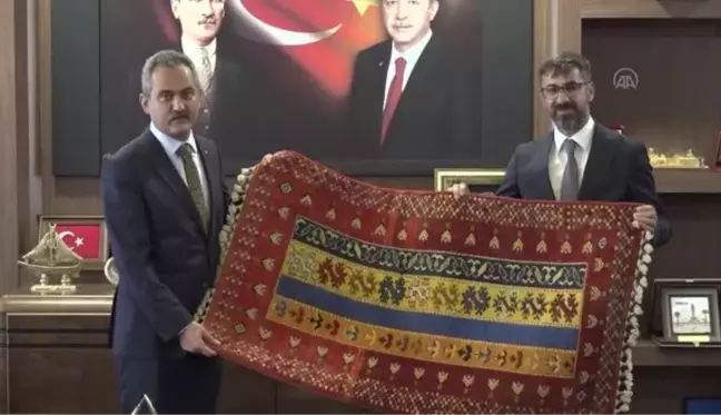 Milli Eğitim Bakanı Özer, Tatvan Belediyesini ziyaret etti