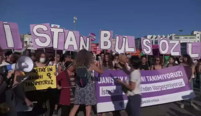 Danıştay'ın İstanbul Sözleşmesi Kararı Kadıköy'de Protesto Edildi: 