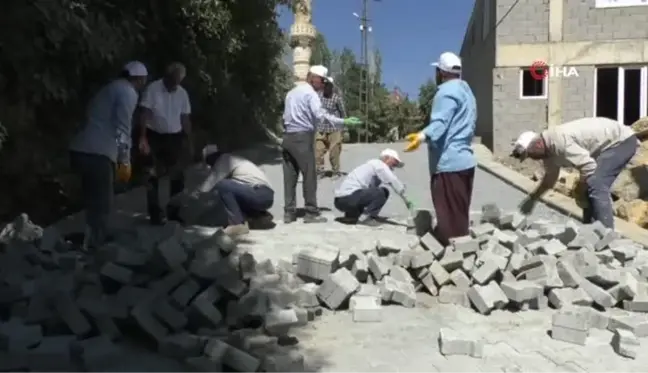 Hakkari'de 3 semt ilk defa toprak yoldan kurtuluyor