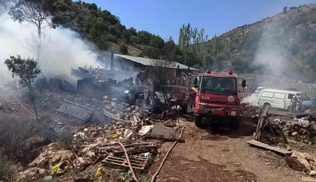 Son dakika haberi! Seydişehir'de ev ve samanlık yangını: 1 yaralı