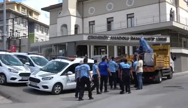 Son dakika gündem: Çekmeköy'de İmara Açılan Parkta Nöbet Tutan Vatandaşlara Polis Müdahale Etti: 9 Kişi Gözaltına Alındı