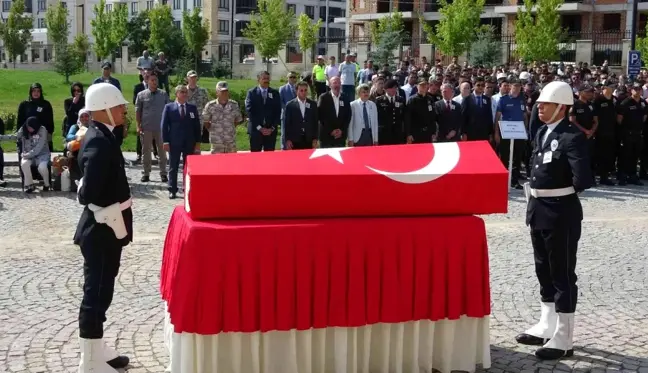 Beyin kanaması sonucu hayatını kaybeden polis memuru için tören düzenlendi