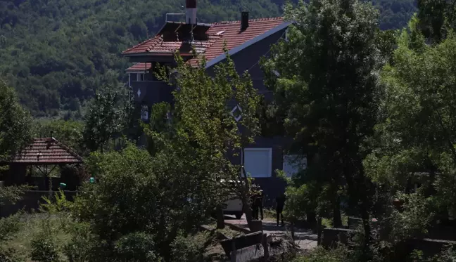 Son dakika haber... ZONGULDAK - Cinayet şüphelisini olay yerinde bıraktığı ayakkabıları ele verdi